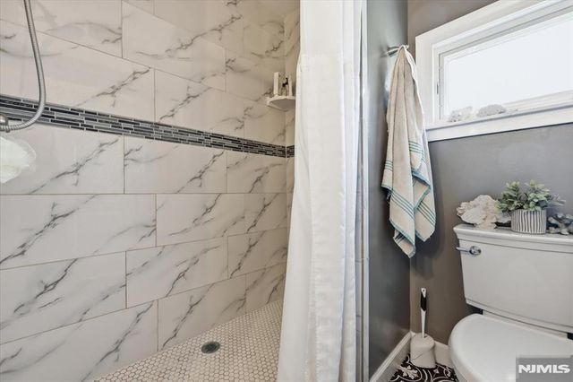 66 7th Avenue, Hawthorne, NJ 07506