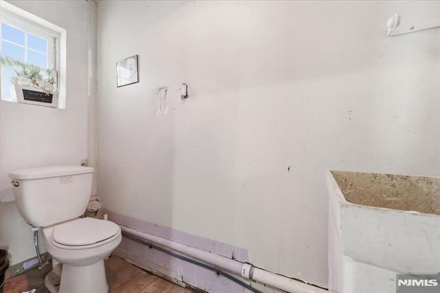66 7th Avenue, Hawthorne, NJ 07506