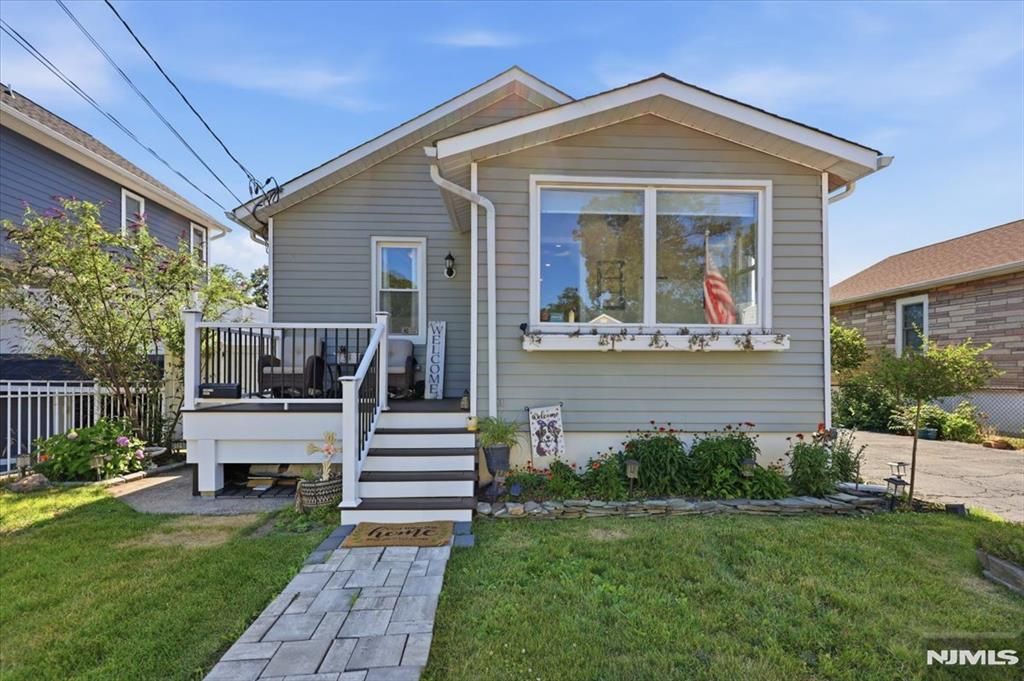66 7th Avenue, Hawthorne, NJ 07506
