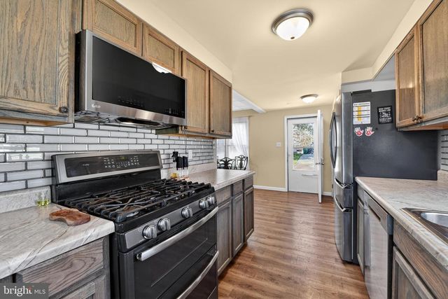 1949 READING AVE, Reading, PA 19609
