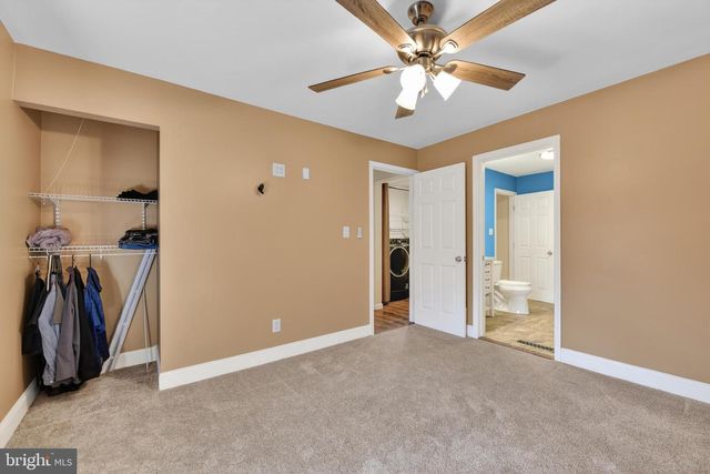 1949 READING AVE, Reading, PA 19609