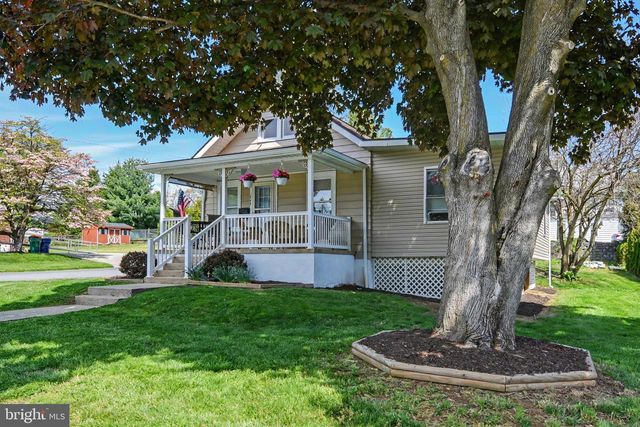1949 READING AVE, Reading, PA 19609