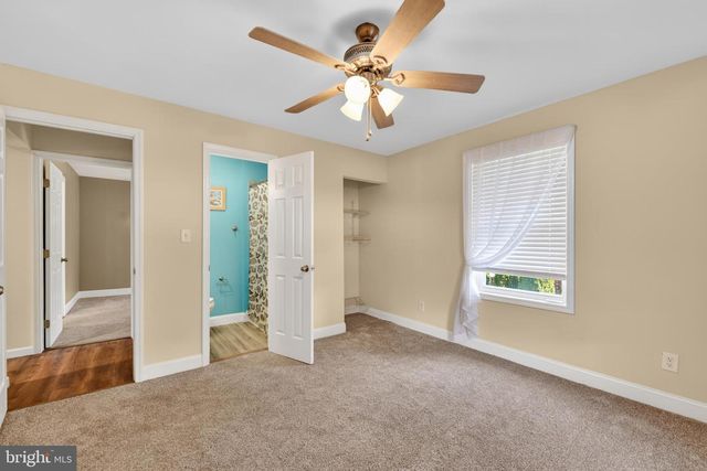 1949 READING AVE, Reading, PA 19609