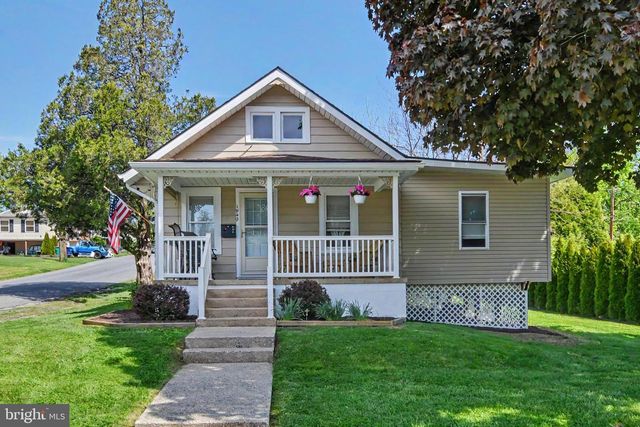 1949 READING AVE, Reading, PA 19609