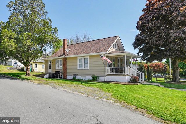 1949 READING AVE, Reading, PA 19609