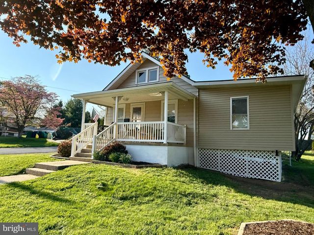 1949 READING AVE, Reading, PA 19609