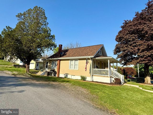 1949 READING AVE, Reading, PA 19609
