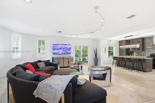 2917 Jackson Ave 6, Miami, FL 33133