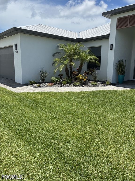 Image 17 of property listing at 1120 NW 42nd PL, Cape Coral, FL 33993