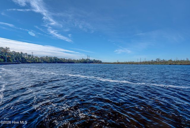 332 Cornubia Drive, Castle Hayne, NC 28429