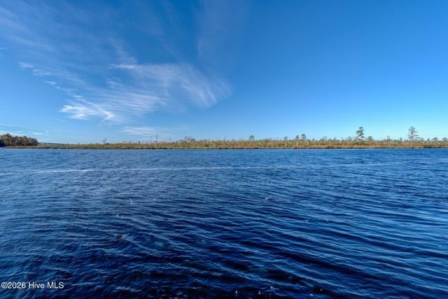 332 Cornubia Drive, Castle Hayne, NC 28429