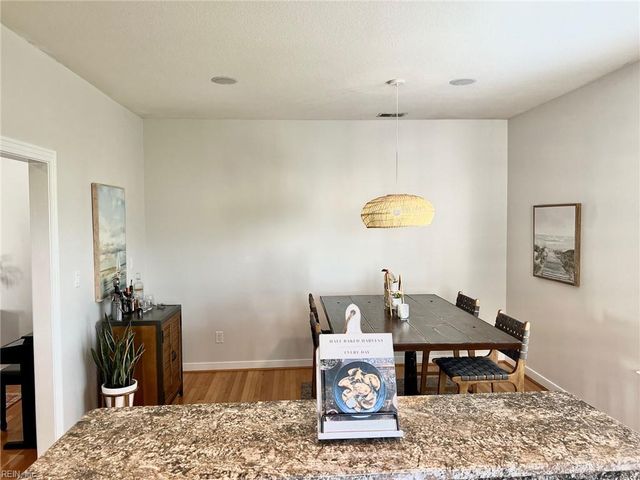 3745 Dupont CIR, Virginia Beach, VA 23455