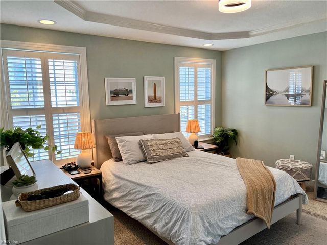 3745 Dupont CIR, Virginia Beach, VA 23455