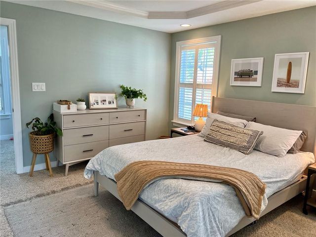 3745 Dupont CIR, Virginia Beach, VA 23455