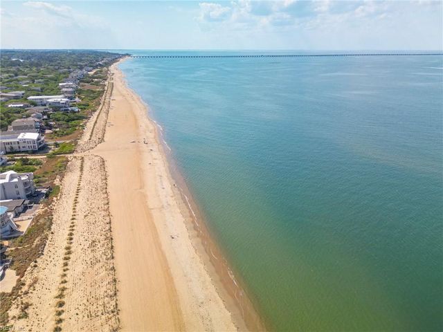 3745 Dupont CIR, Virginia Beach, VA 23455