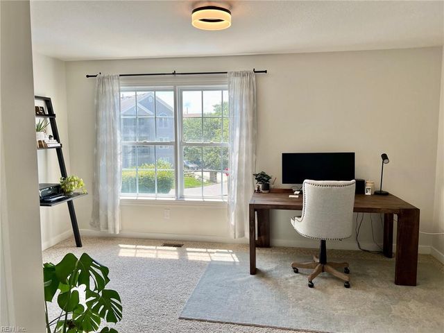 3745 Dupont CIR, Virginia Beach, VA 23455