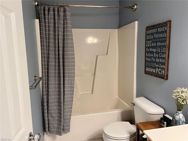 3745 Dupont CIR, Virginia Beach, VA 23455