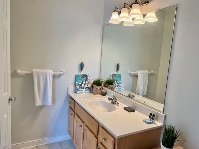 3745 Dupont CIR, Virginia Beach, VA 23455