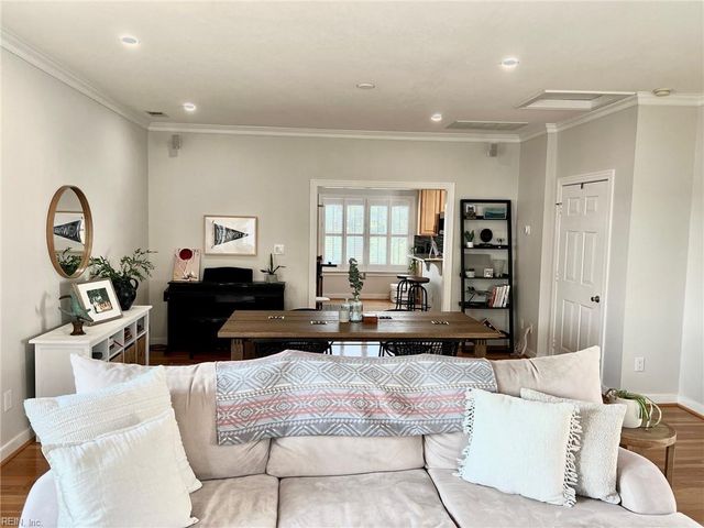 3745 Dupont CIR, Virginia Beach, VA 23455