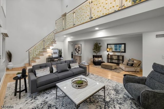 827 Alden Rd, Paramus Boro, NJ 07652