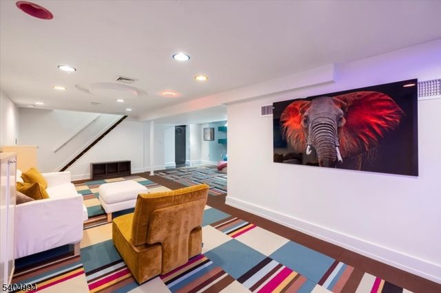 827 Alden Rd, Paramus Boro, NJ 07652