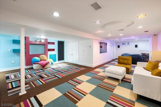 827 Alden Rd, Paramus Boro, NJ 07652