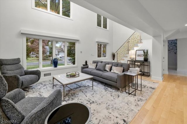 827 Alden Rd, Paramus Boro, NJ 07652