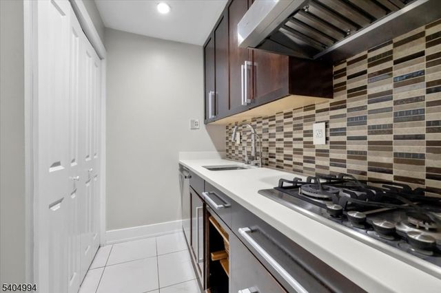 827 Alden Rd, Paramus Boro, NJ 07652