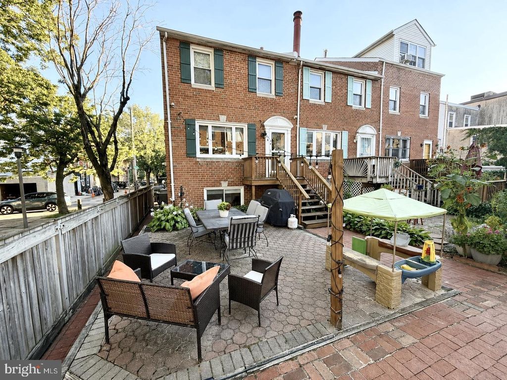 217 MANTON ST, PHILADELPHIA, PA 19147 — photo 3