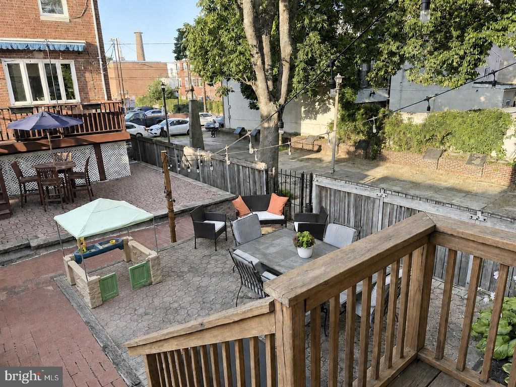 217 MANTON ST, PHILADELPHIA, PA 19147 — photo 4