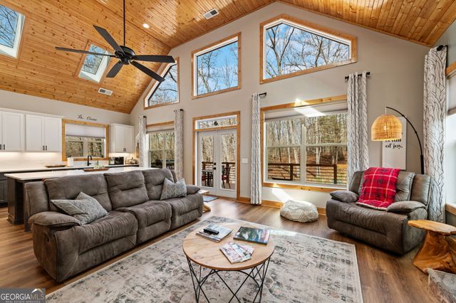 156 Ridgecrest Court, Ellijay, GA 30540