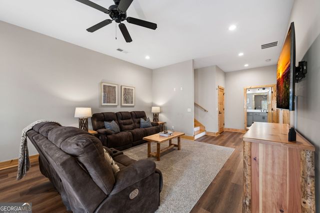 156 Ridgecrest Court, Ellijay, GA 30540