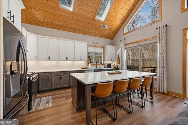 156 Ridgecrest Court, Ellijay, GA 30540