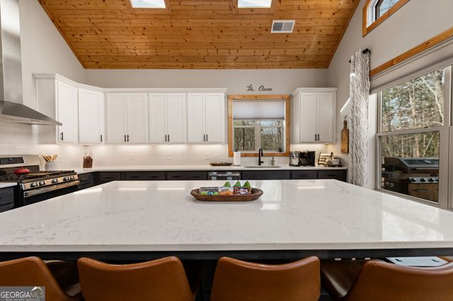 156 Ridgecrest Court, Ellijay, GA 30540