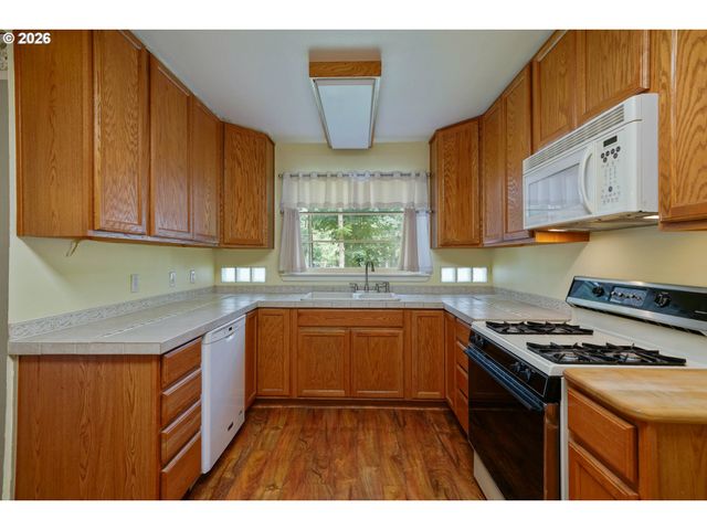 6290 Sw CARMAN Dr, Lake Oswego, OR 97035