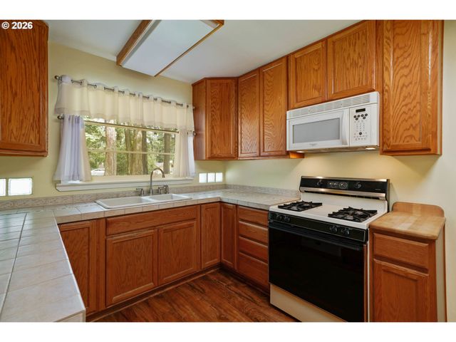 6290 Sw CARMAN Dr, Lake Oswego, OR 97035