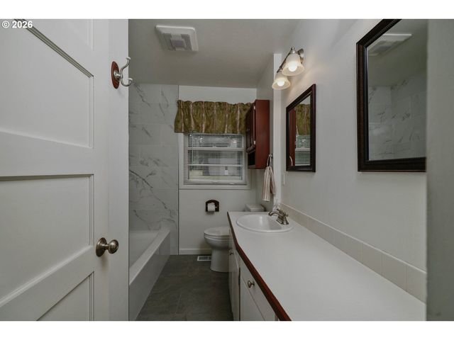 6290 Sw CARMAN Dr, Lake Oswego, OR 97035
