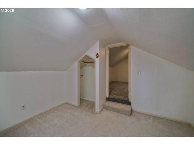 6290 Sw CARMAN Dr, Lake Oswego, OR 97035