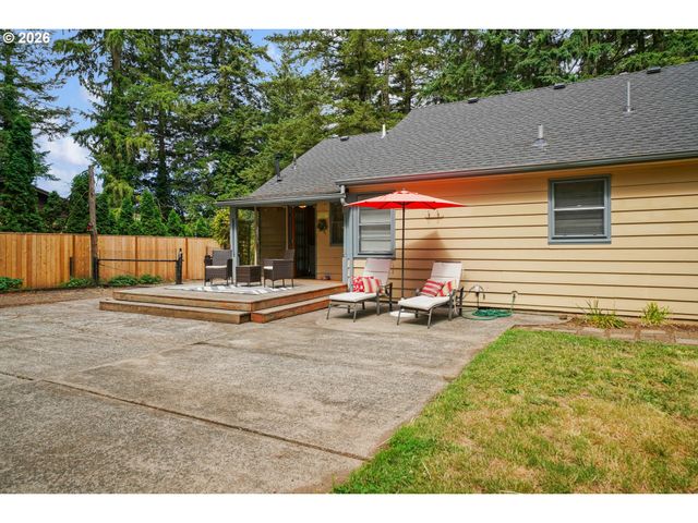 6290 Sw CARMAN Dr, Lake Oswego, OR 97035