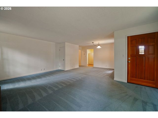 6290 Sw CARMAN Dr, Lake Oswego, OR 97035