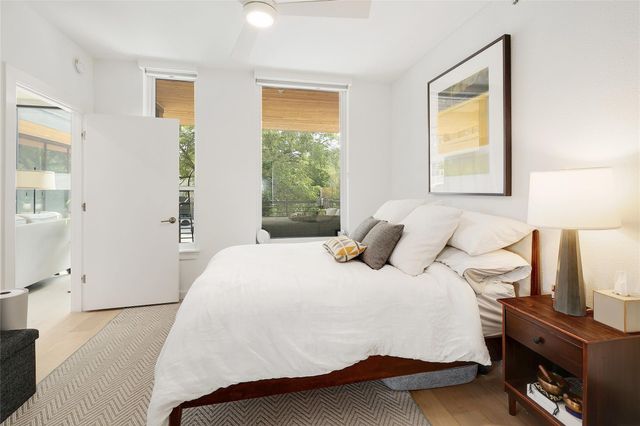 1600 S 1st ST 220, Austin, TX 78704