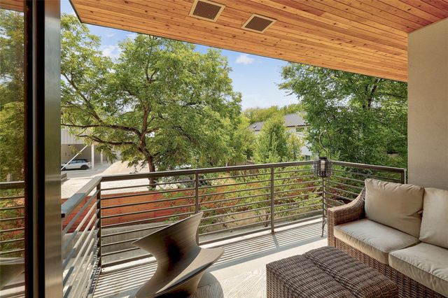 1600 S 1st ST 220, Austin, TX 78704