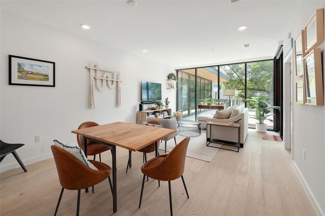 1600 S 1st ST 220, Austin, TX 78704