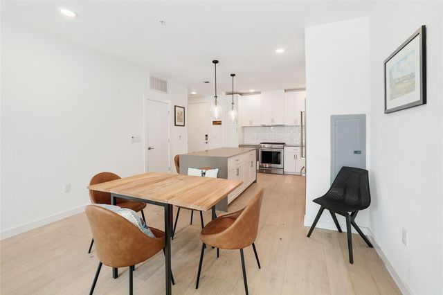 1600 S 1st ST 220, Austin, TX 78704