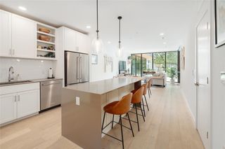 1600 S 1st ST 220, Austin, TX 78704