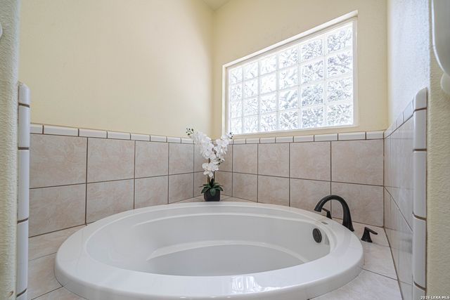 1270 HERITAGE HL, Canyon Lake, TX 78133