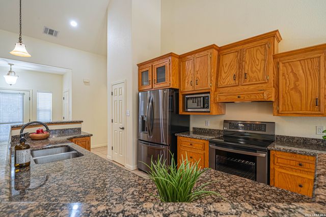 1270 HERITAGE HL, Canyon Lake, TX 78133