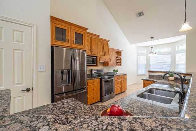 1270 HERITAGE HL, Canyon Lake, TX 78133
