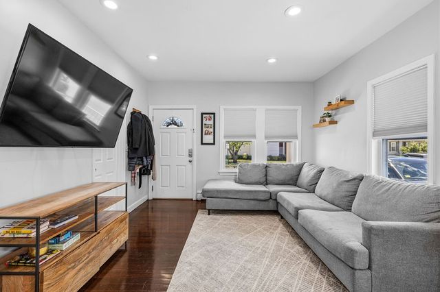116 Saratoga Avenue, Pawtucket, RI 02861