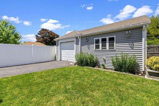 116 Saratoga Avenue, Pawtucket, RI 02861